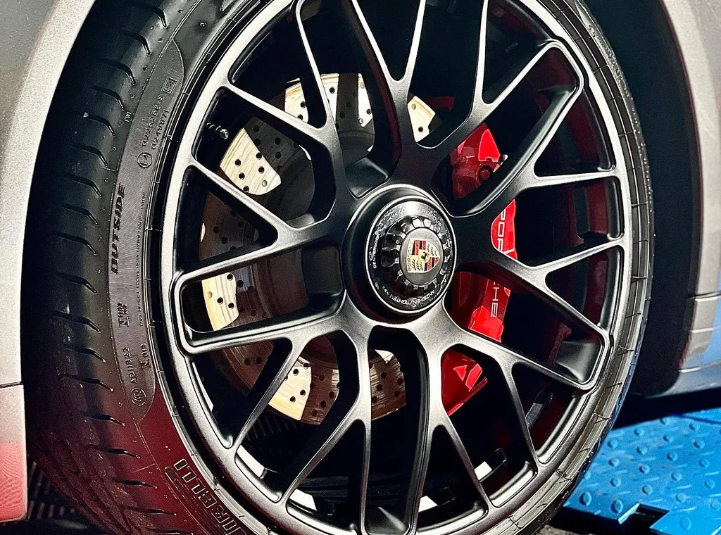 Polissage, Lustrage et traitement céramique d'une Porsche 991 GTS à Lyon