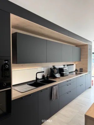 Conception et installation cuisine ARMONY noire avec sanitaire FRANKE à Saint-Clar-de-rivière