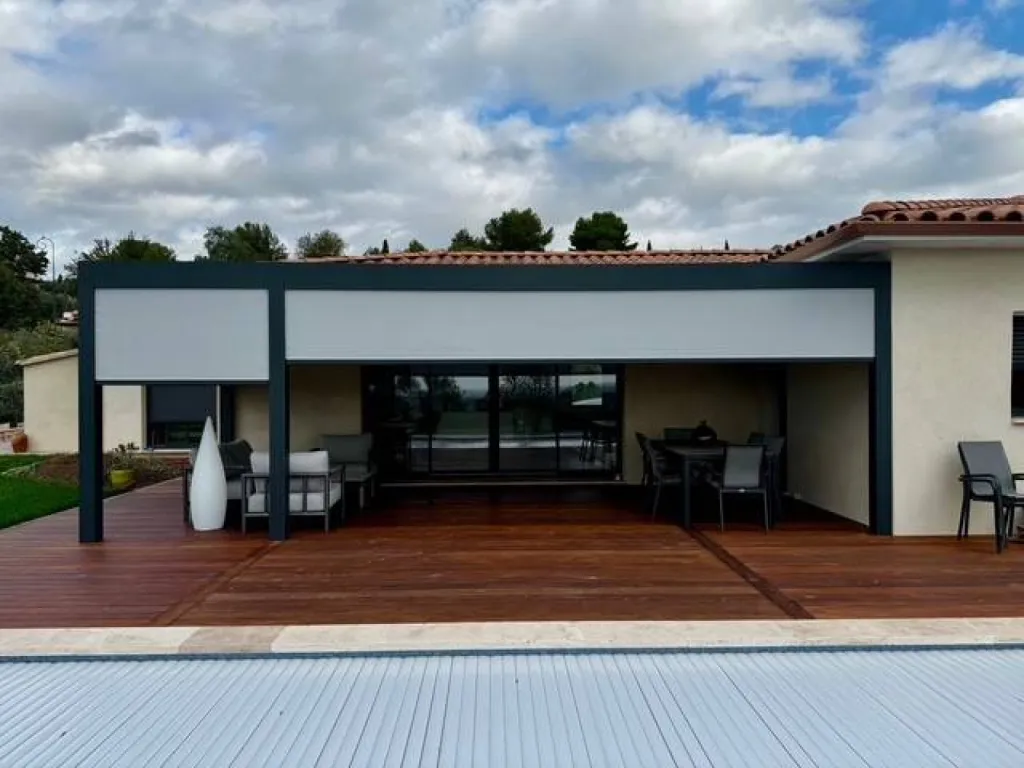 Installation de stores verticaux pour Pergola bioclimatique à Marseille