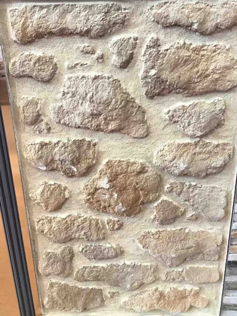 pierre taillée , pierre bi-couche , pierre rejointée , pierres à vue, torchis gratté à l’ancienne, mur catalan en intérieur en extérieur sur du neuf ou en rénovation dans toute l'Occitanie