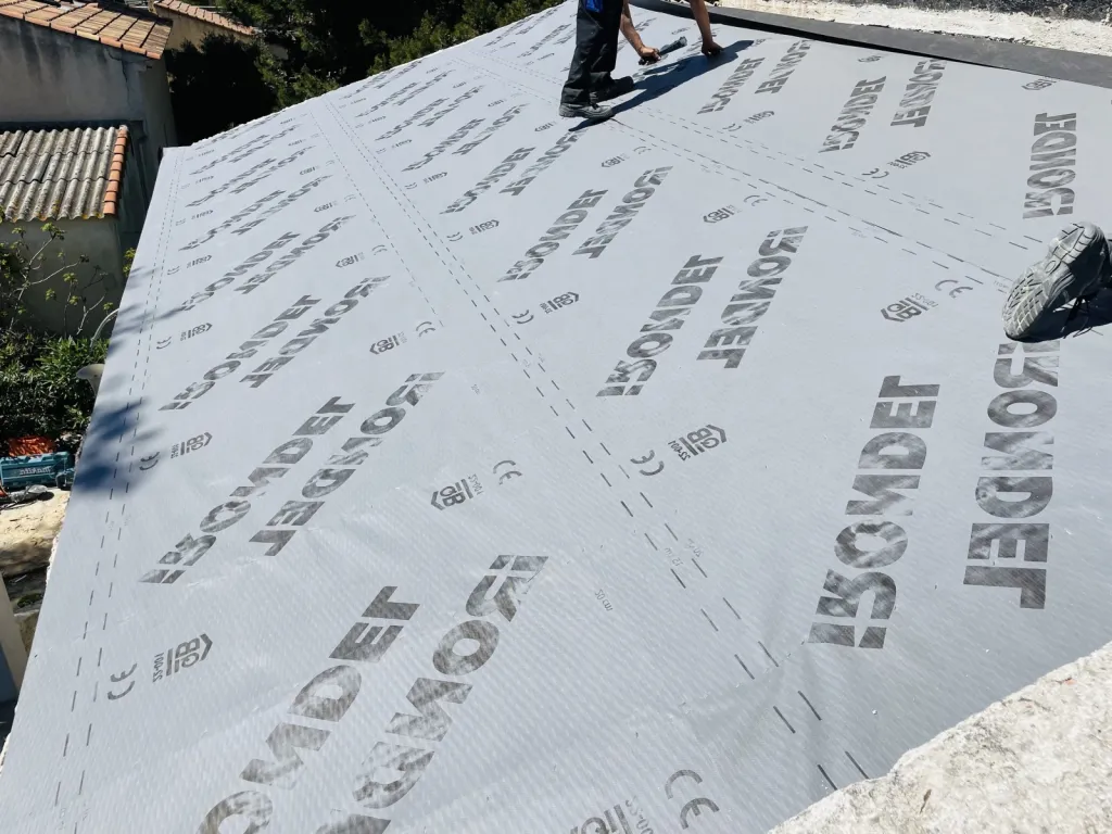 pose d'un ecran sous toiture sur aix en provence