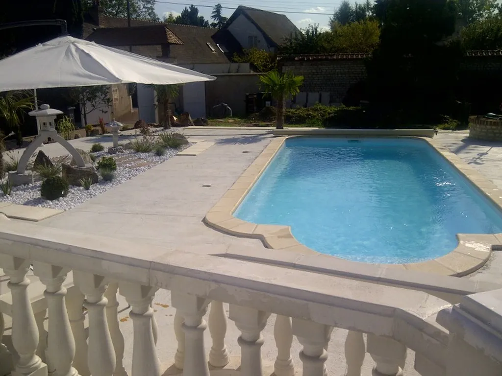 PISCINE PROVENCE POLYESTER SERIE BIG-POOL TYPE ROMAINE - 9m65 x 3m70 avec 1m50 de profondeur