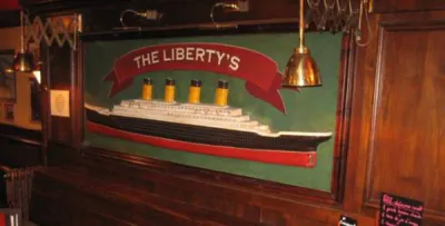 The Liberty's Hôtel**, bar, pub Villefranche-sur-Saône
