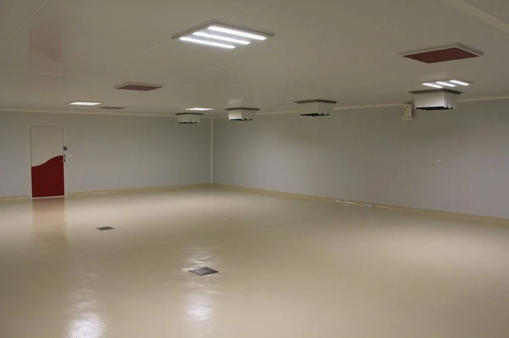 Pose de doublage pour salle blanche