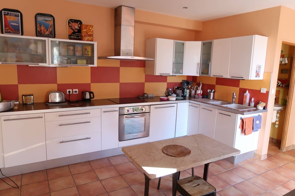 Vente maison 5 Cassis à 2 kilomètres du centre avec piscine et garage