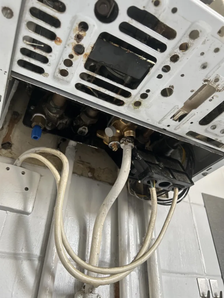 nous avons remplacer la soupape de sécurité sur une chaudière saunier Duval SD 223V dans le 13ieme arrondissement 