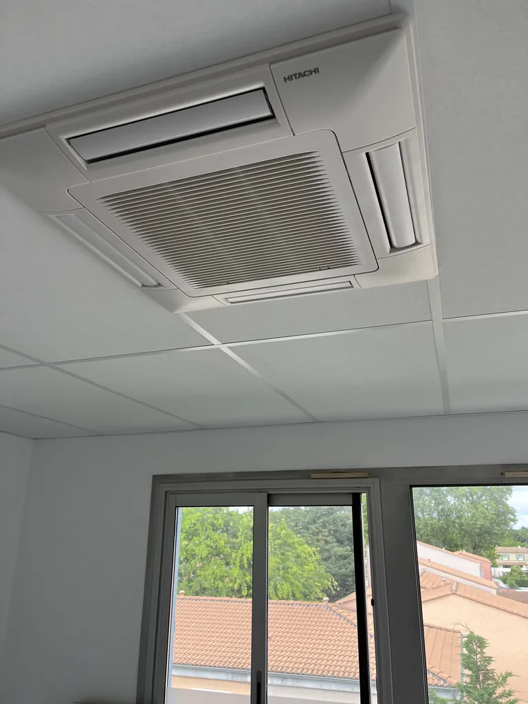 Installation VRV HITACHI pour des locaux médicaux à Aix-en-Provence par PROXICLIM 