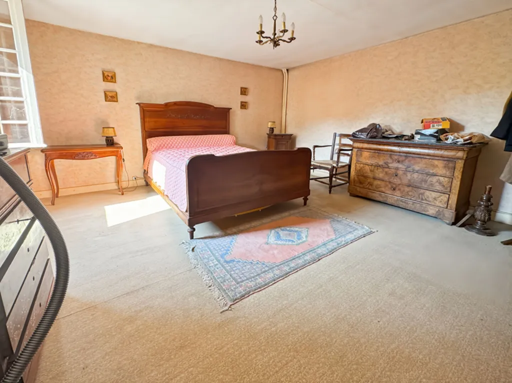 A vendre maison de maître de 150 m², sur 2720 m² de terrain sur le secteur de FRENEUSE 76410