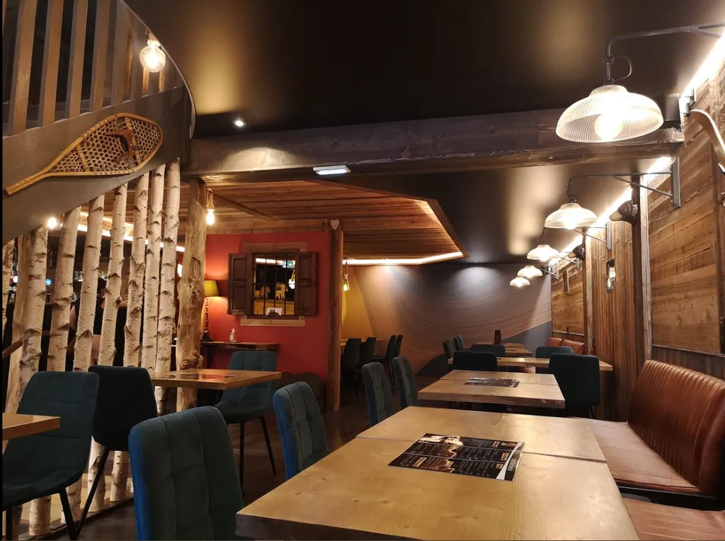 Plafond chauffant rayonnant pour bars, cafés, hôtels, restaurants et autres commerces - Plafonds Tendus Occitans Toulouse - restaurant la tute St Lary