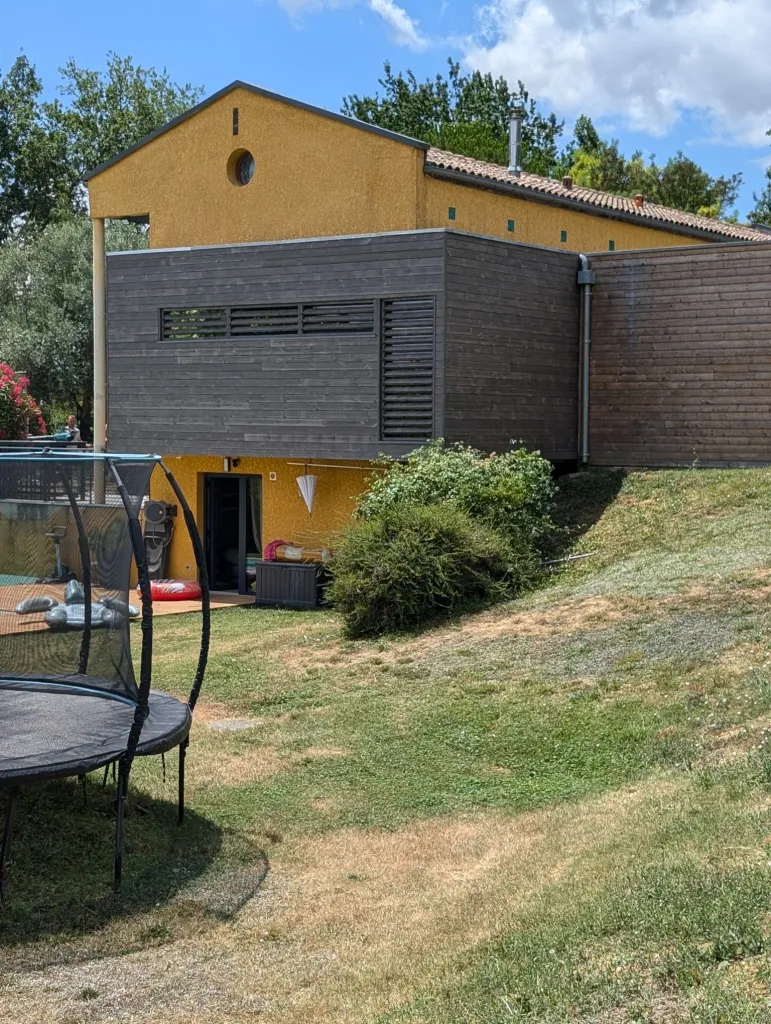 Rénovation de bardage à Giroussens 81500 avec isolation des murs à ossature bois