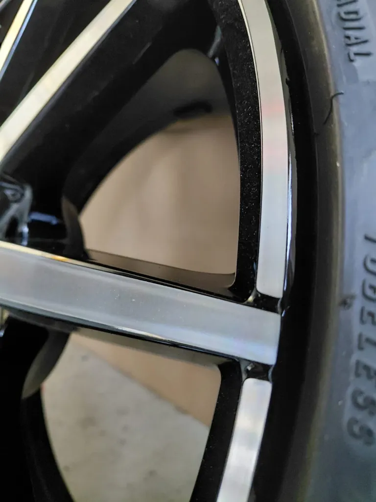 Rénovation de jante d’Aston Martin à Lyon