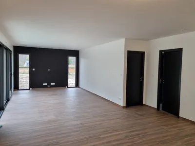 Peinture maison neuve finition velours avec ces portes et murs de couleurs entre Bernay et Brionne