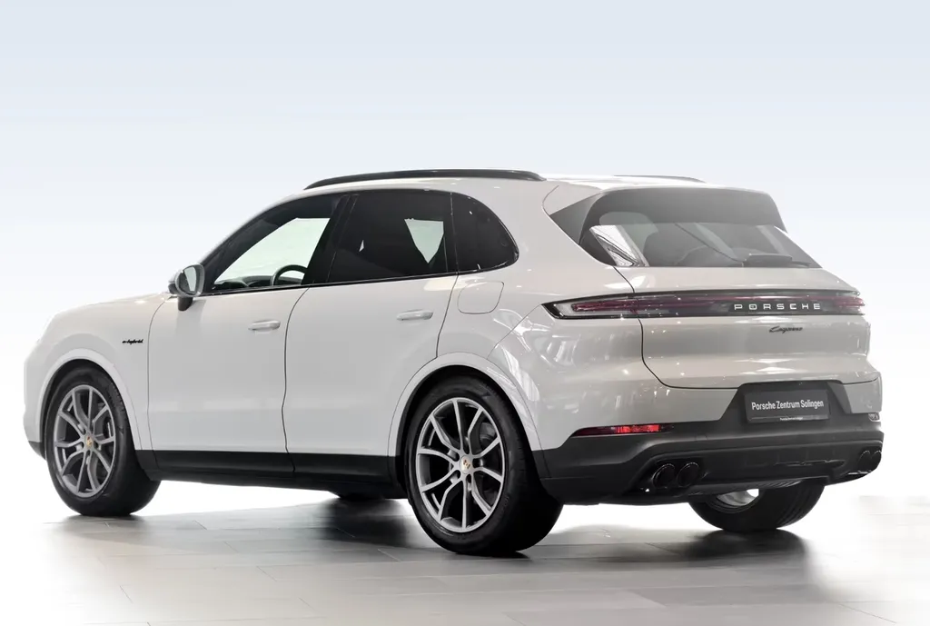 Porsche Cayenne E-Hybrid blanc occasion Bordeaux – SUV luxe hybride rechargeable disponible livraison Gironde