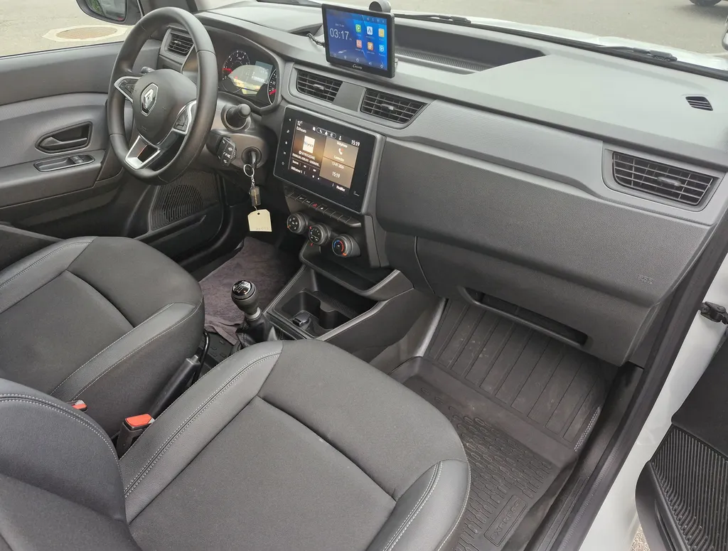 RENAULT EXPRESS VAN ADVANCE 1.5 BLUE dCi 95cv Attelage / Caméra de recul / Habillage bois près de Toulouse à Plaisance du Touch /