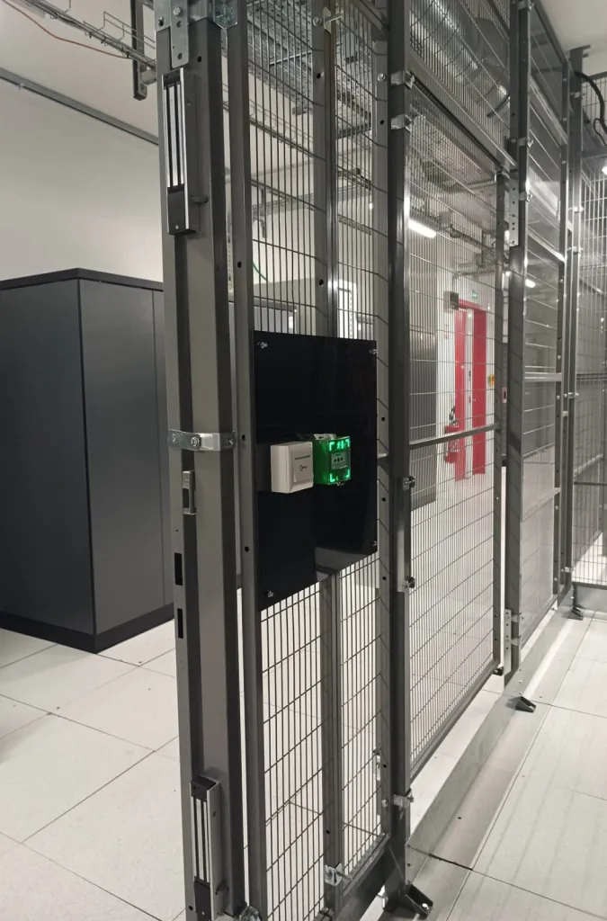 Protection de plusieurs accès avec installation de verrouillage Abloy et contrôle d'accès Vanderbilt dans un datacenter à Vénissieux près de Lyon Protection de plusieurs accès avec installation de verrouillage Abloy et contrôle d'accès Vanderbilt dans un datacenter à Vénissieux près de Lyon