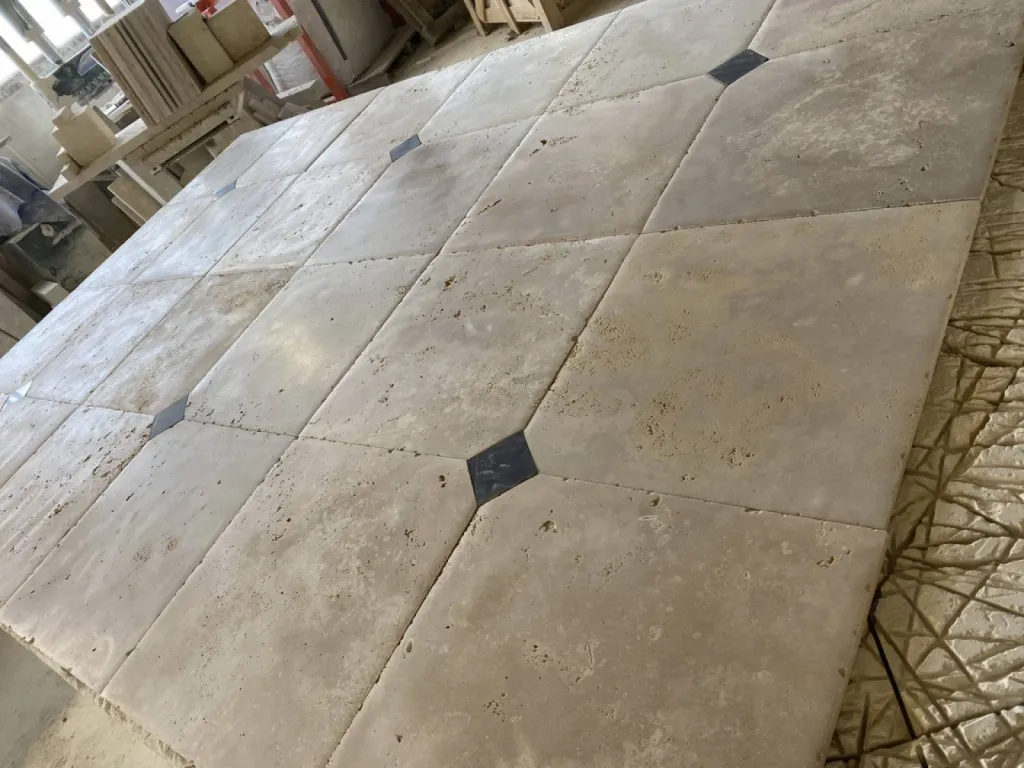 Travertin pierre naturelle pour sol et mur intérieur et extérieur terrasse et plage de piscine - PARIS