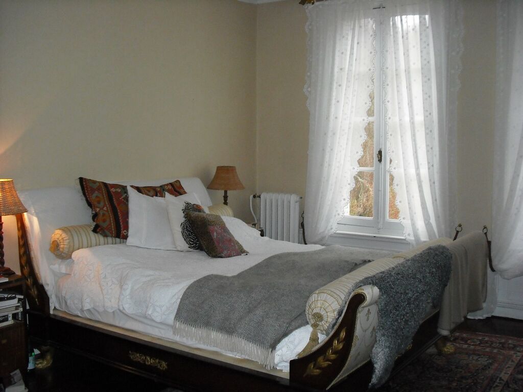 CHATEAU AVEC ETANG ET HERBAGE CHEVAUX EN NORMANDIE, CALVADOS 14