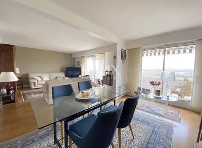 Spacieux double séjour