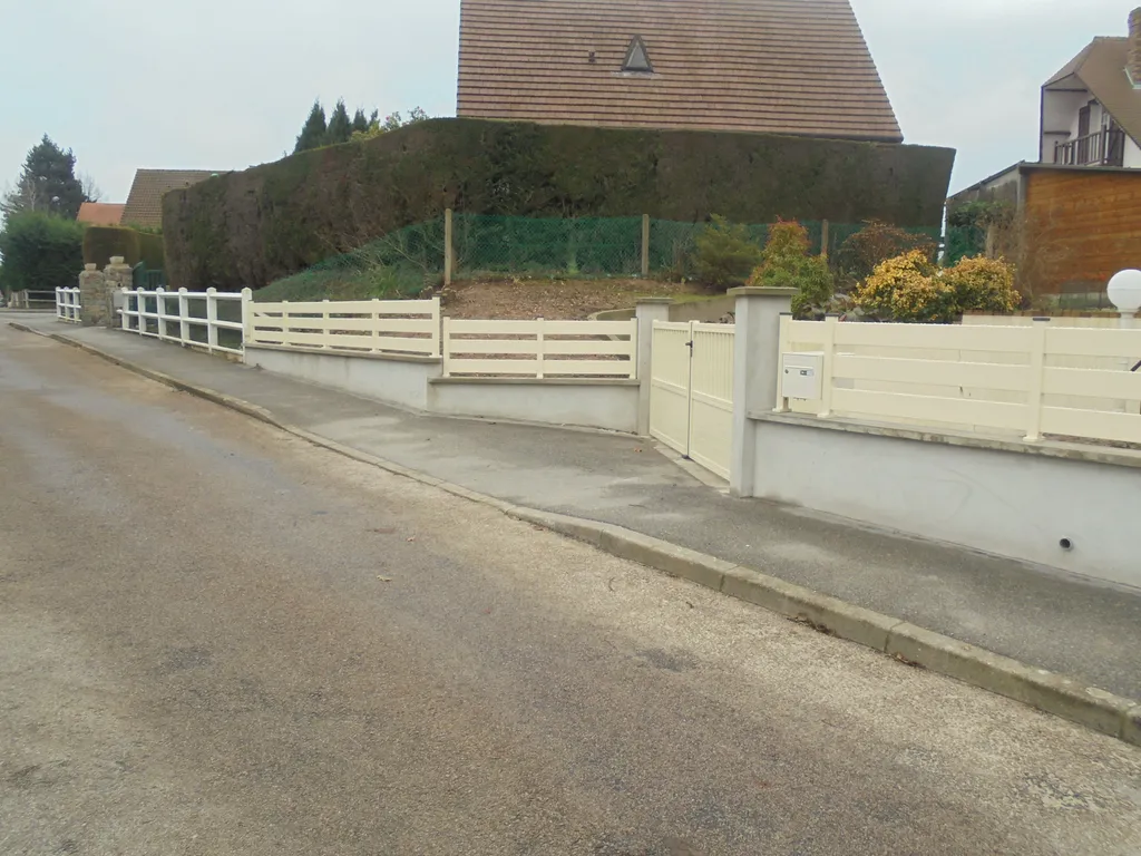 Pose de Clôture aluminium sur muret, Portails motorisés et Portillon en aluminium à Caudebec-en-Caux dans la Seine-Maritime 76 et ses Alentours