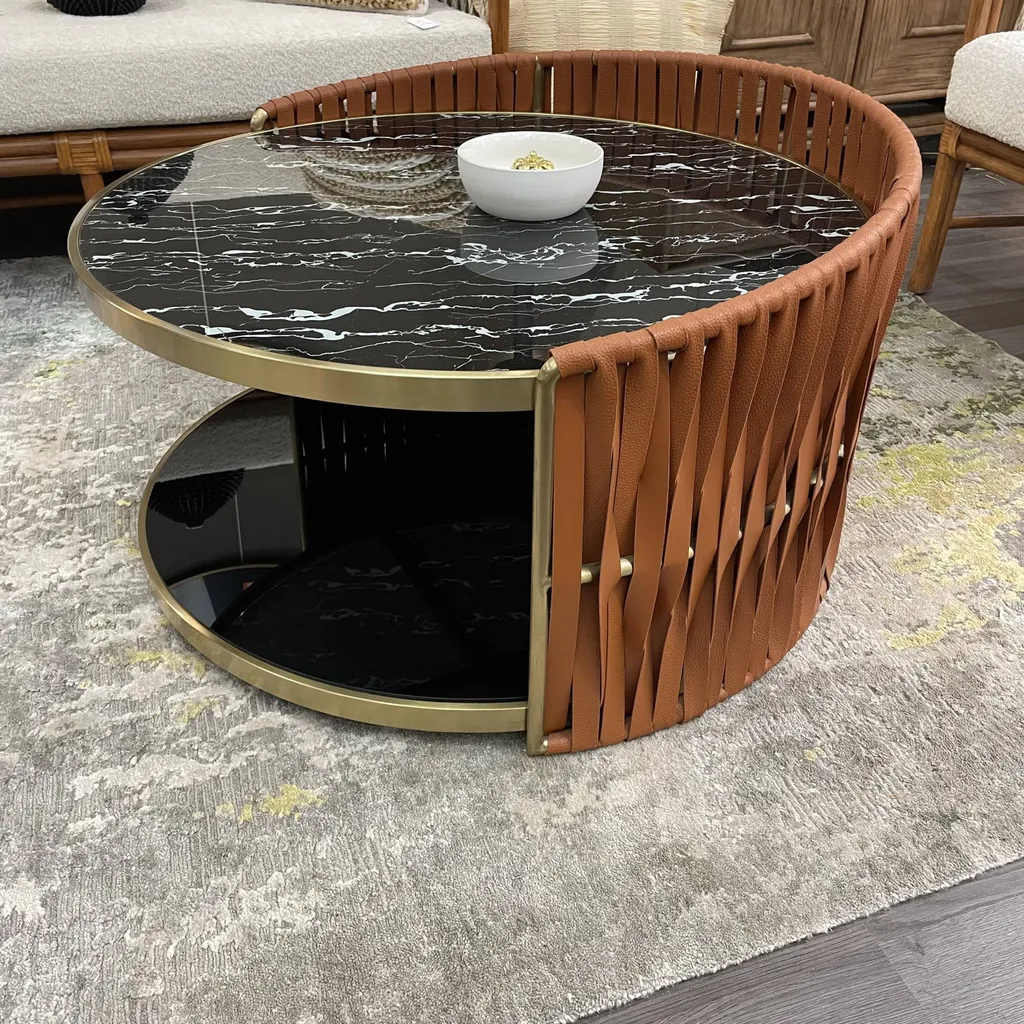 table basse ronde avec plateau marbre noir à Hyères chez Alliance Tiffany