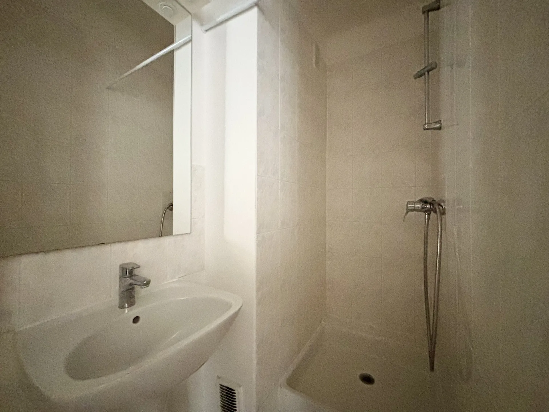 A vendre en Exclusivité un appartement familial à Saint-Germain-En-Laye de 3 chambres dans un cadre verdoyant de 105M² à proximité  des écoles.