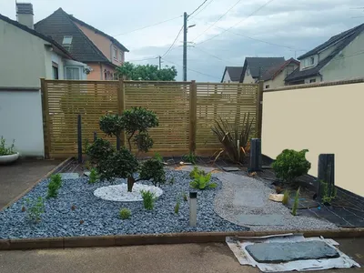 Création d’un massif japonisant à Varennes-sur-Seine : un jardin zen et contemporain