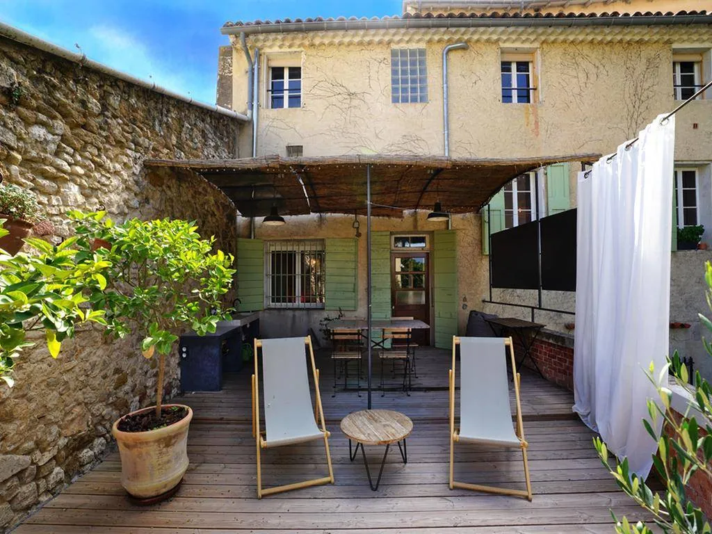 Maison de ville au cœur du centre historique, garage, terrasse, vue Mont Ventoux   