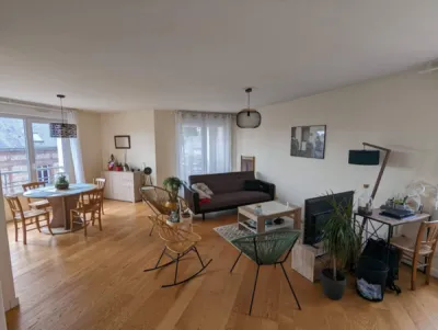 Situé à la limite de Rouen