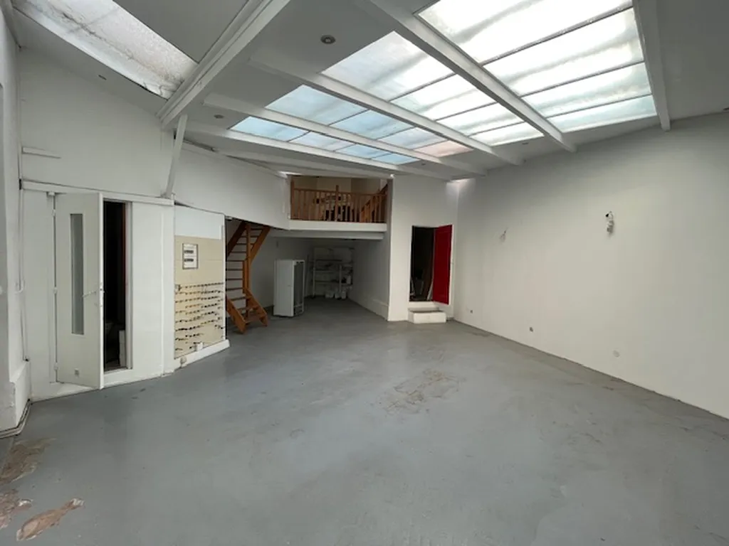 Vente - Boutique 137 m², Reuilly, Boulevard de Reuilly 75012 PARIS