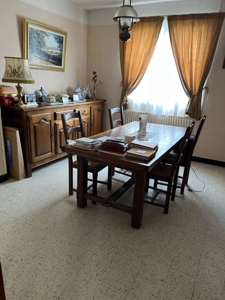 A vendre pavillon de 44m2 à rafraichir situé à Saint-Ouen-du-Tilleul