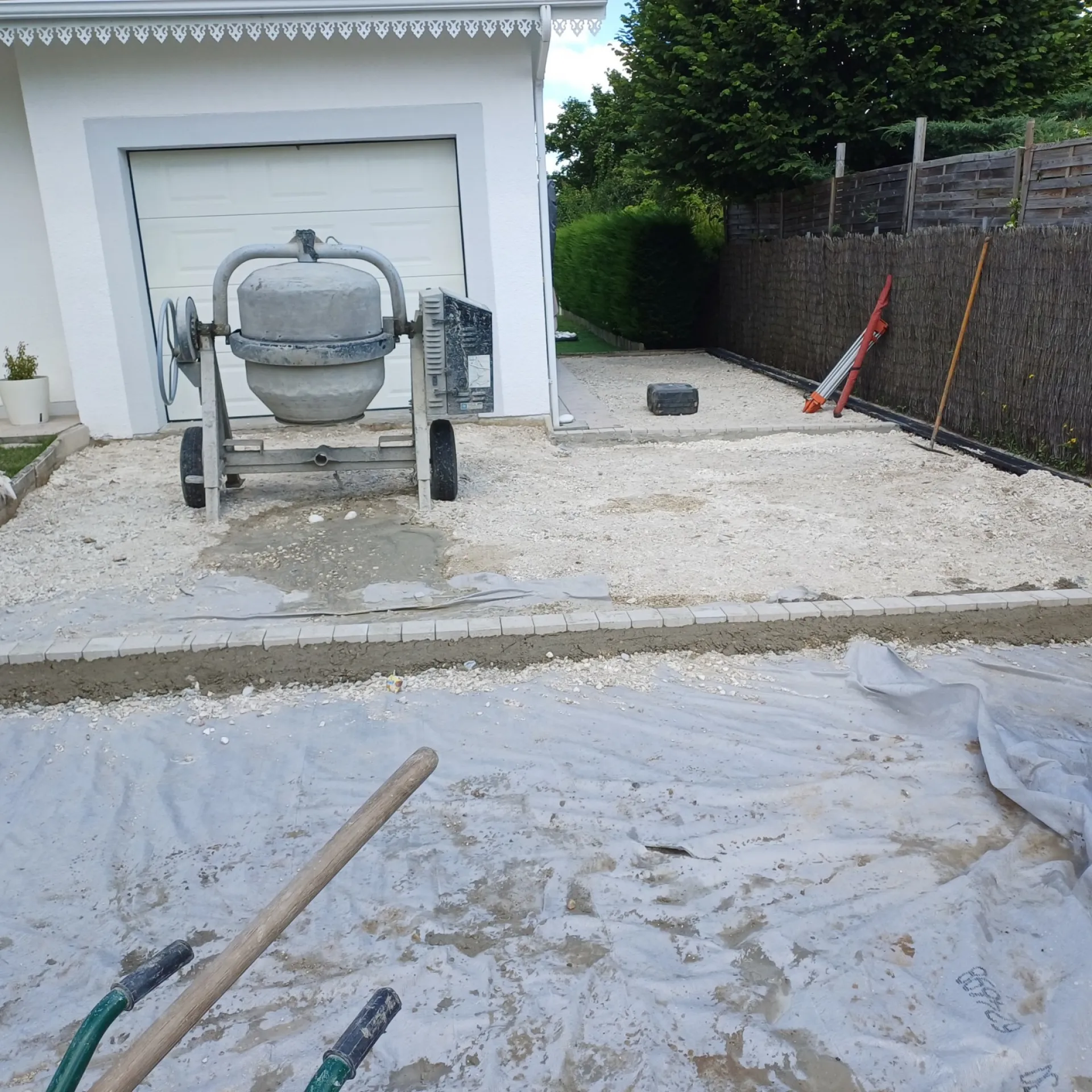 Préparation et coulage béton chez un particulier à Léognan