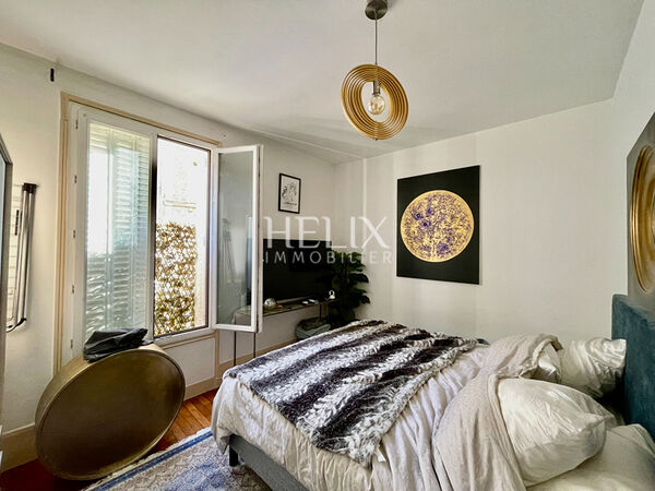 Le Vésinet Centre appartement avec une terrasse 3 chambres possible d'en faire 4.