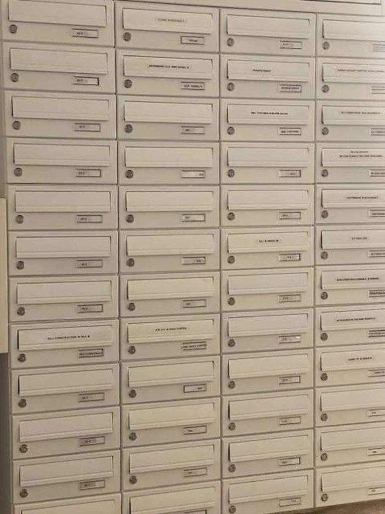 Domiciliation d'entreprise avec boîte aux lettres individuelle près d'Aix-en-Provence : Un service pratique et efficace pour les entreprises avec Le Boeing