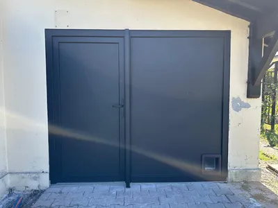 Porte de garage PVC à Saint Médard en Jalles réalisée avec panneaux Pierret 