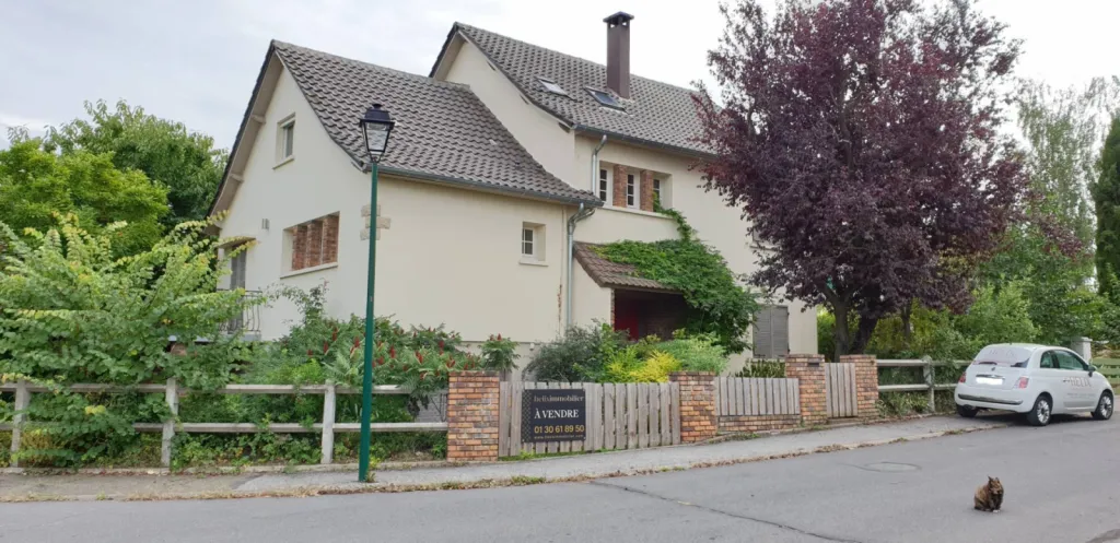 Couple avec enfants recherche maison à vendre quatre chambres avec jardin près de Saint-Germain-en-Laye 78