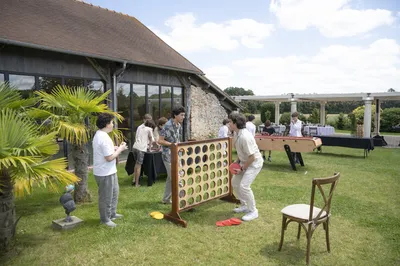 Organize a Bar Mitzvah in an estate with a swimming pool with tailor-made, elegant, festive and perfectly successful planning near Paris