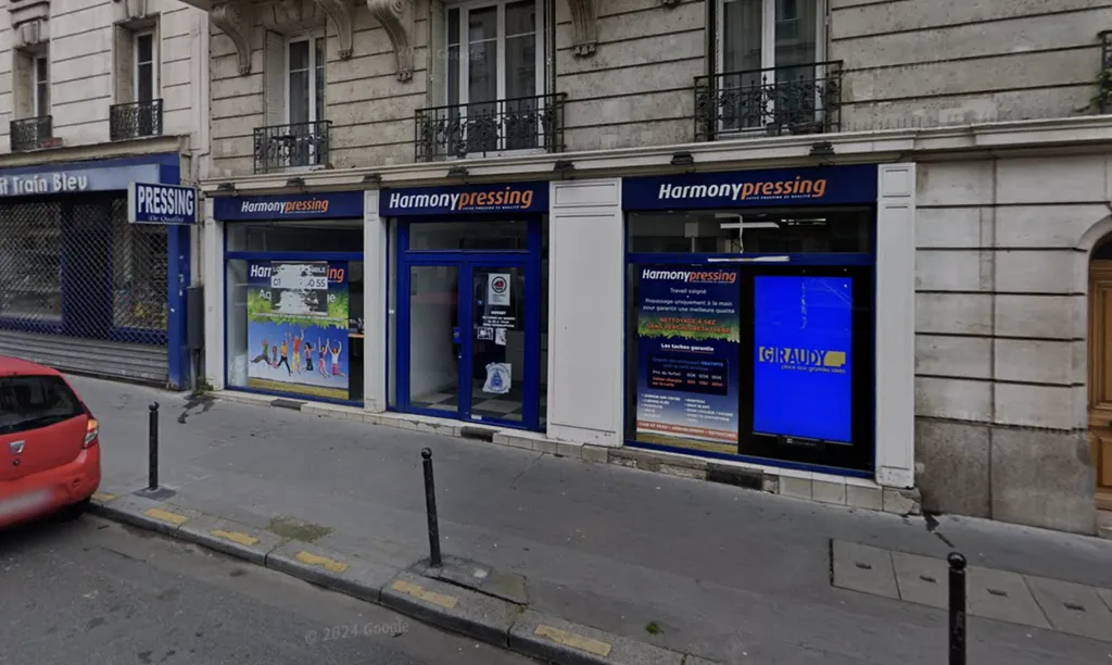 Location - Boutique 128 m², Daumesnil, Rue de Charenton 75012 PARIS