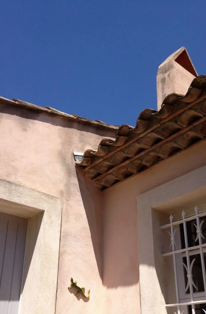 Conception et construction d'un Mas traditionnel à Salon-de-Provence - détail génoises