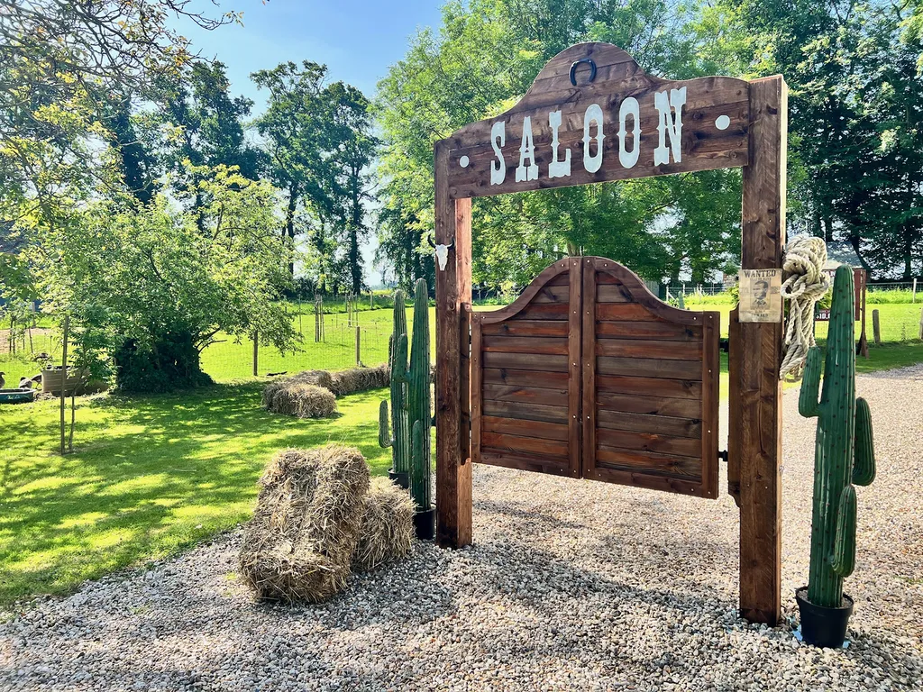 location decoration western a deauville