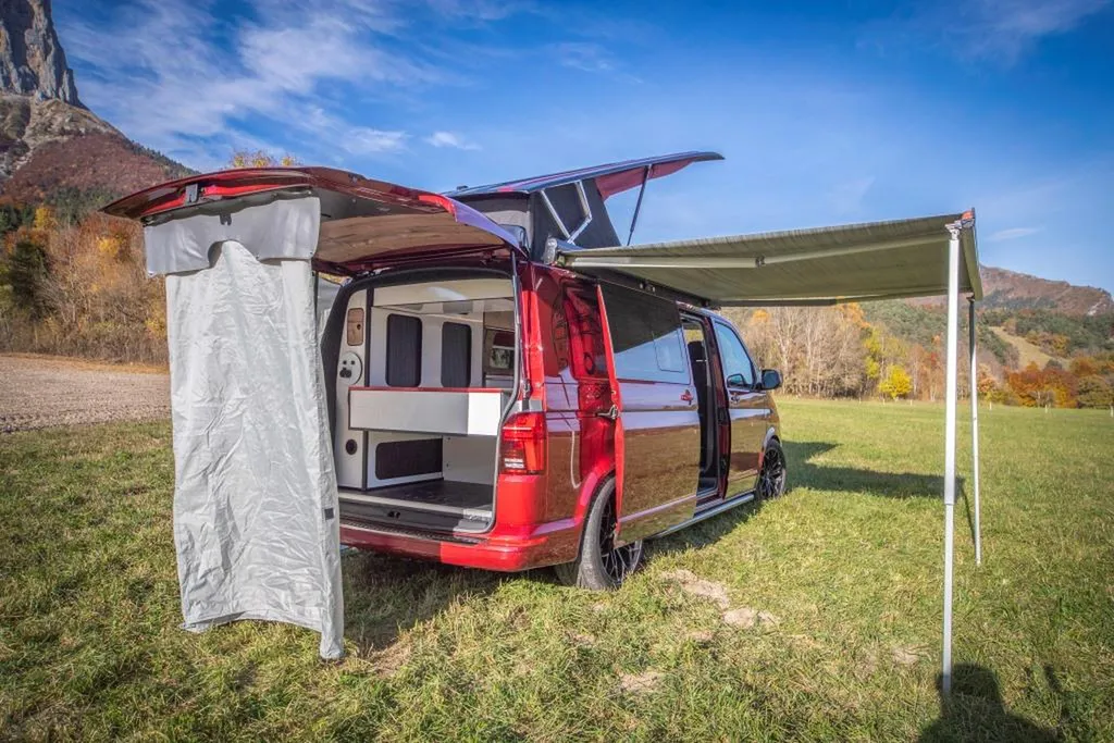 Aménagement intérieur sur-mesure VW T6.1 Long Full Options à Paris et en Île-de-France