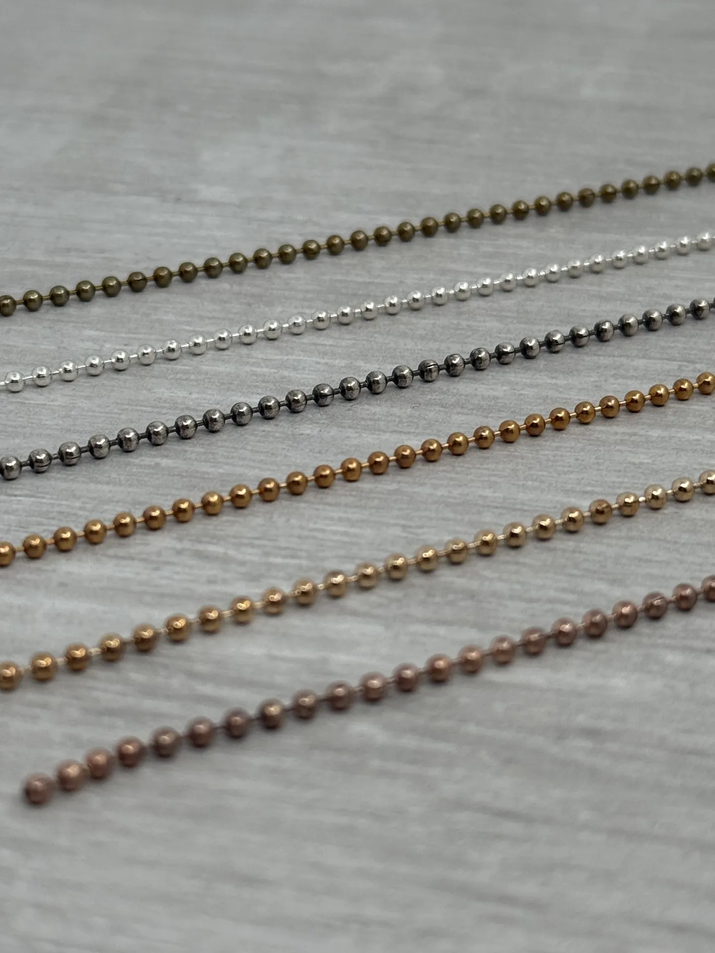 Chaînes boule pour bijouterie et apprêts professionnels avec finitions multiples disponibles chez Provence Fonderie en France