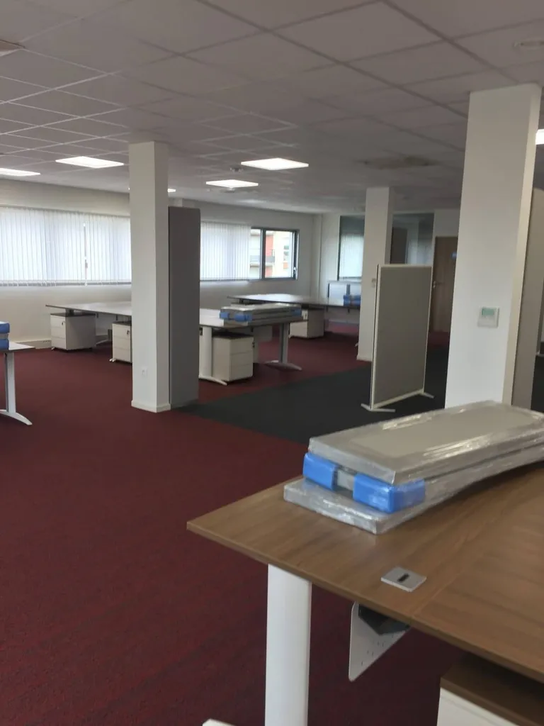 Installation de bureaux opérationnels open-space à Arras