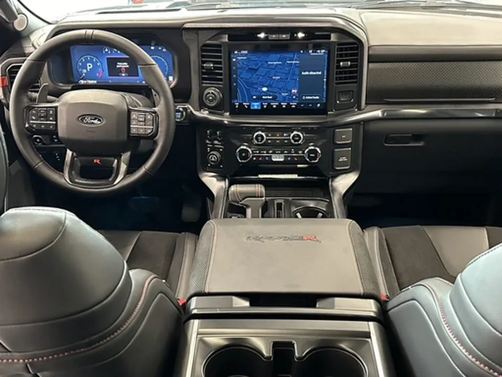 Ford F150 Raptor R V8 5.2L Supercharged 720ch import Canada disponible en France pick-up américain extrême homologué utilitaire premium