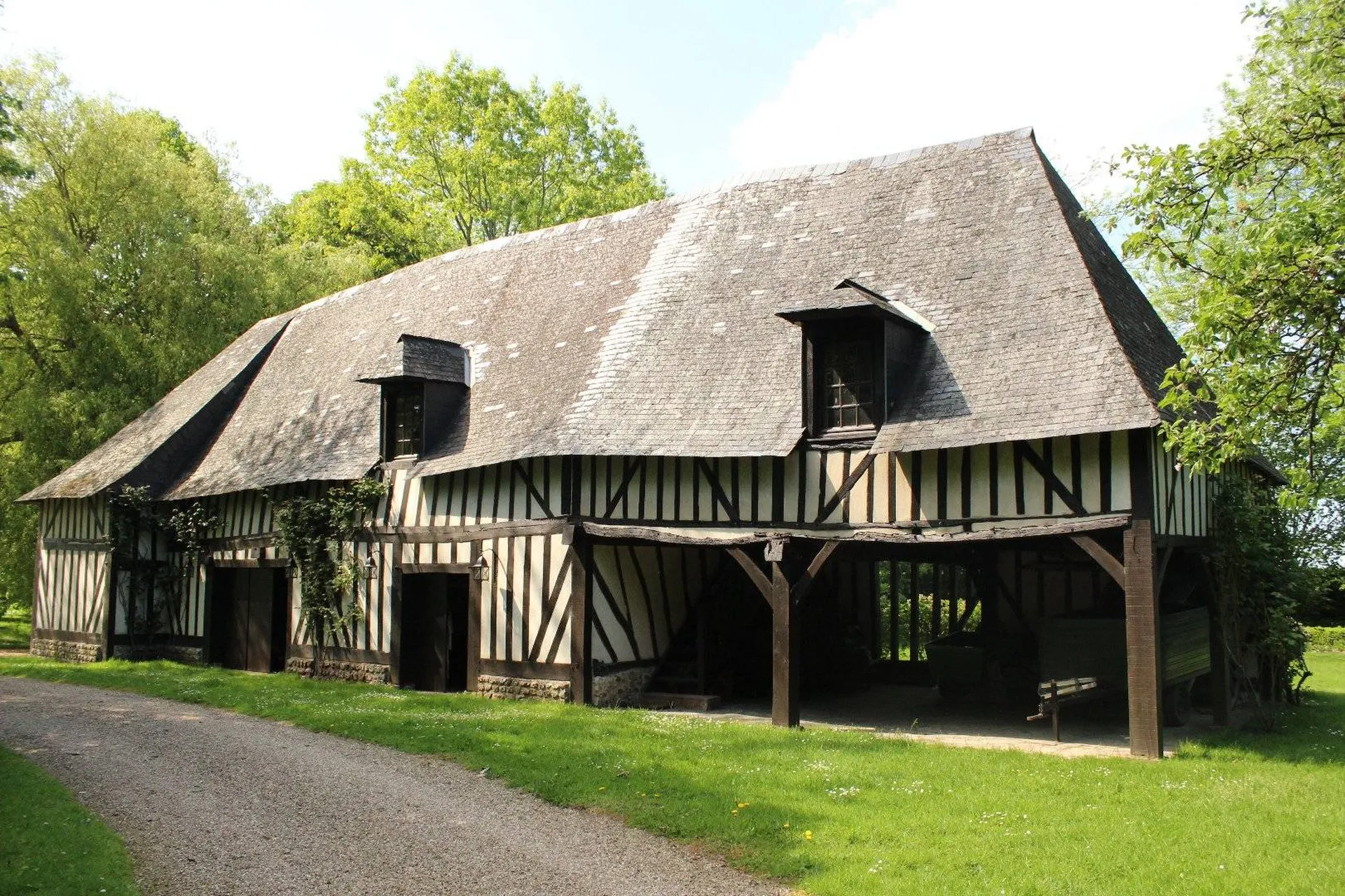 Acquisition demeure à pan de bois dans un environnement champêtre au calme Calvados 14