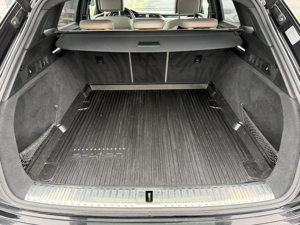 Audi e-tron d'occasion à vendre proche du Havre : découvrez ce SUV électrique premium chez Caudebec Automobiles La Frénaye