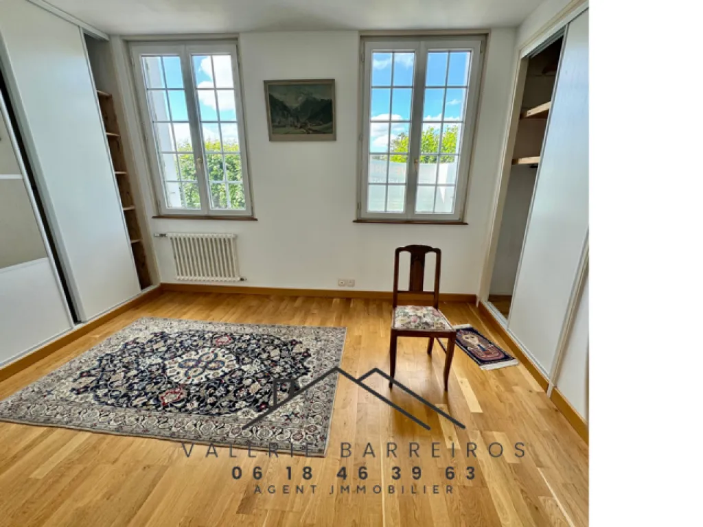 A vendre maison de 147 m² habitables édifiée sur 800 m² de terrain sur la commune de LA LONDE 76500