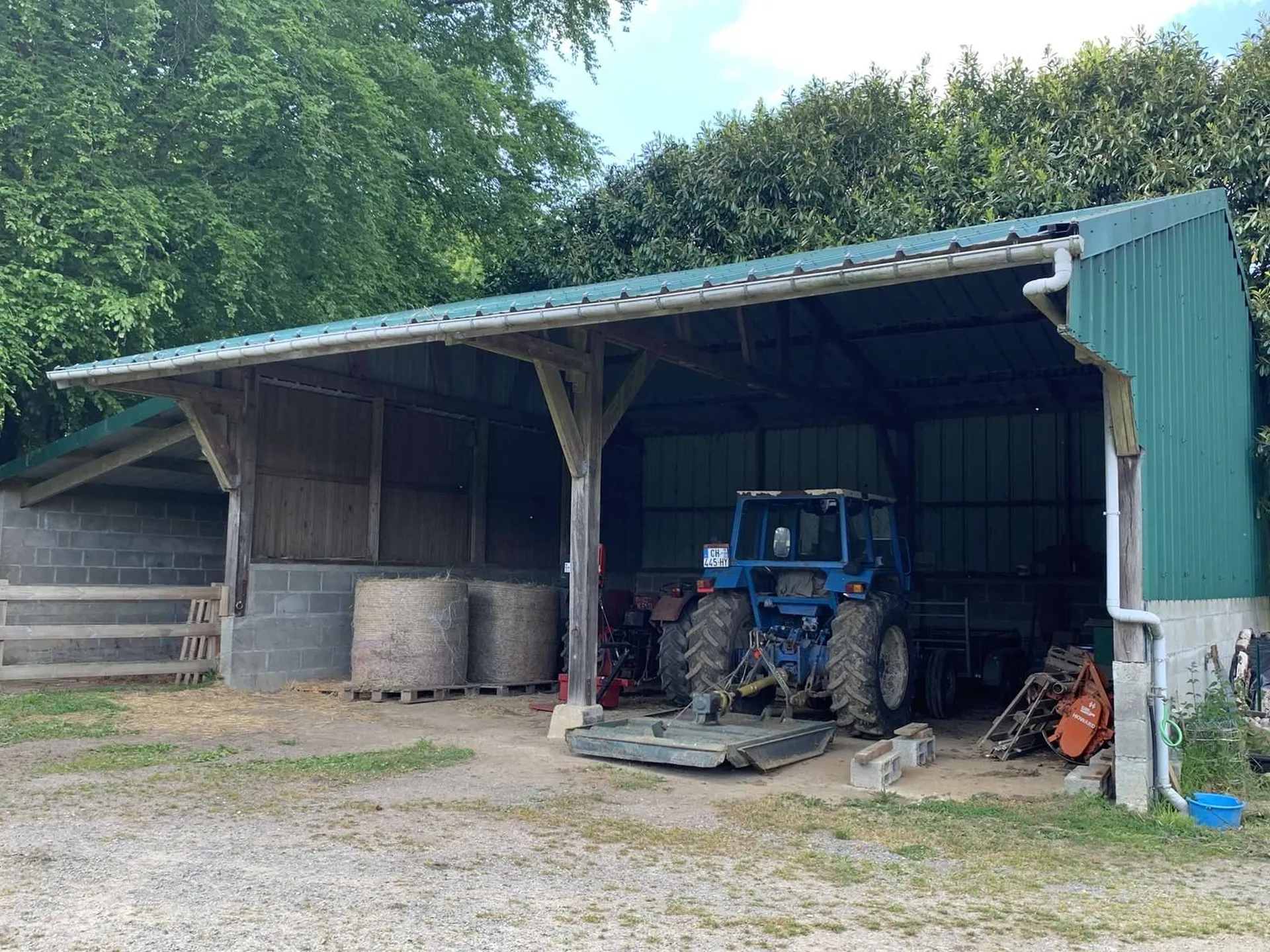 CALVADOS Région de VIRE (14500) propriété forestière de 18 ha 50 a avec des étangs