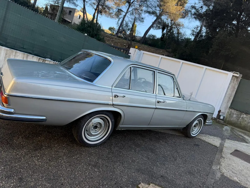 Mercedes 250SE de collection- Carrosserie restaurée et finition finale