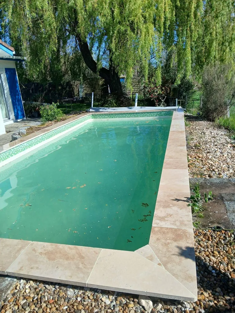 Rénovation complète de margelles en pierre naturelle à Saint-Loubès près d'Ambarès et Lagrave