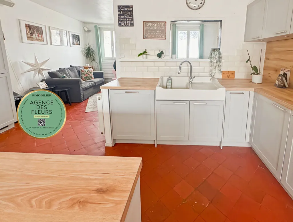 A acheter maison - 5 pièces de 108 m2 édifiée sur 359 m² de terrain clos arboré sur la commune de TOURVILLE LA RIVIERE 76410